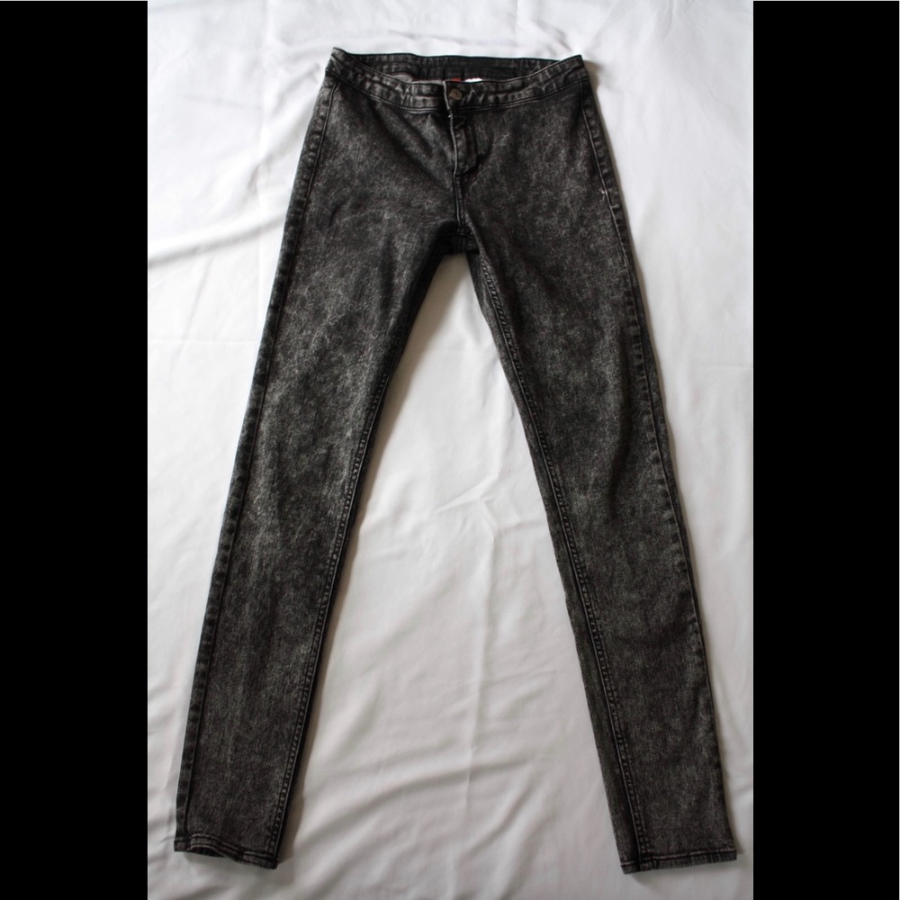 • Divided • Faded Gray/Black Skinny Jeans